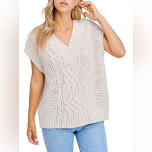 En Saison Natural Beige V-Neck Cable-Knit Sleeveless Sweater Vest EUC Size Small
